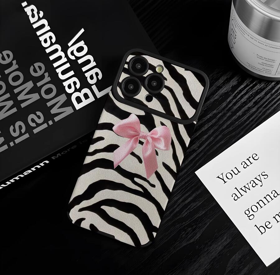 bow-hartmann-breg-zebra-pattern-iphone-17-pro-max-cover-trendy_6