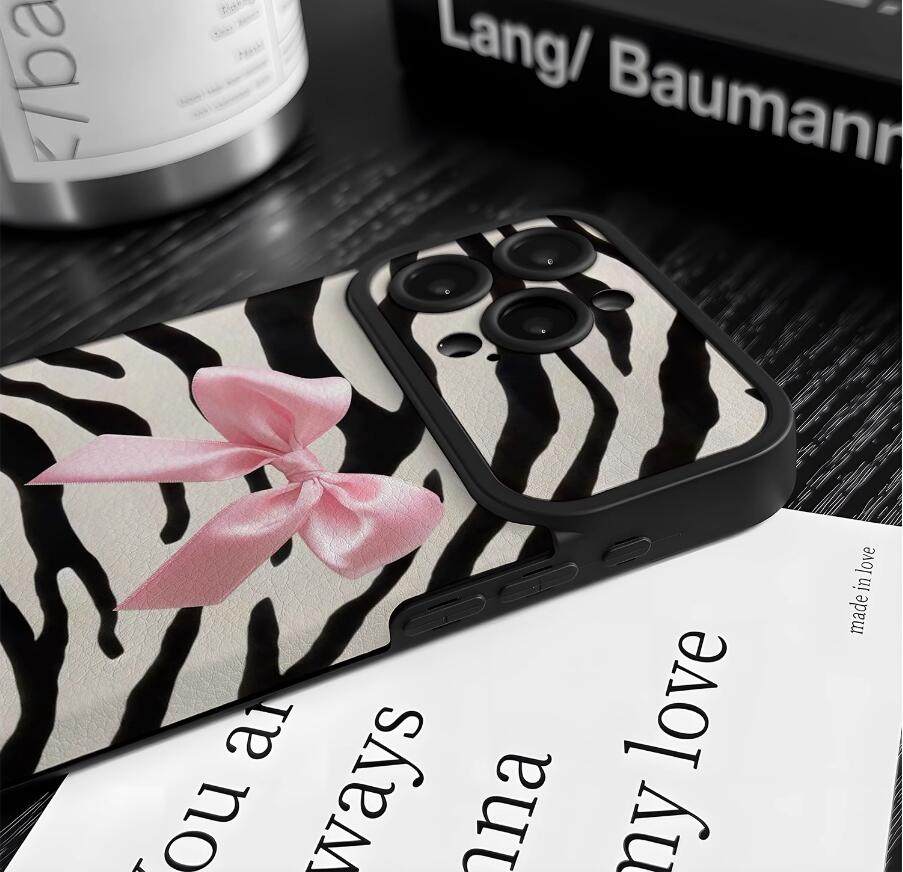 bow-hartmann-breg-zebra-pattern-iphone-17-pro-max-cover-trendy_7