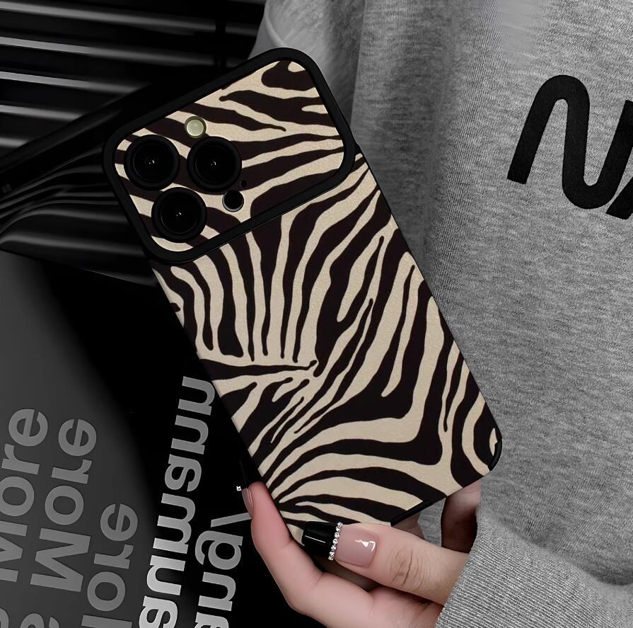 burchell-zebra-patchwork-pattern-iphone-17-pro-max-cover-trendy_3