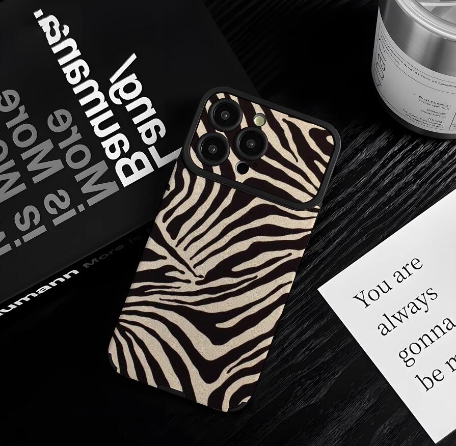 burchell-zebra-patchwork-pattern-iphone-17-pro-max-cover-trendy_6