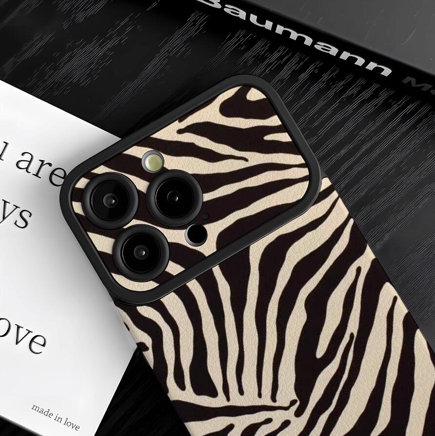 burchell-zebra-patchwork-pattern-iphone-17-pro-max-cover-trendy_8