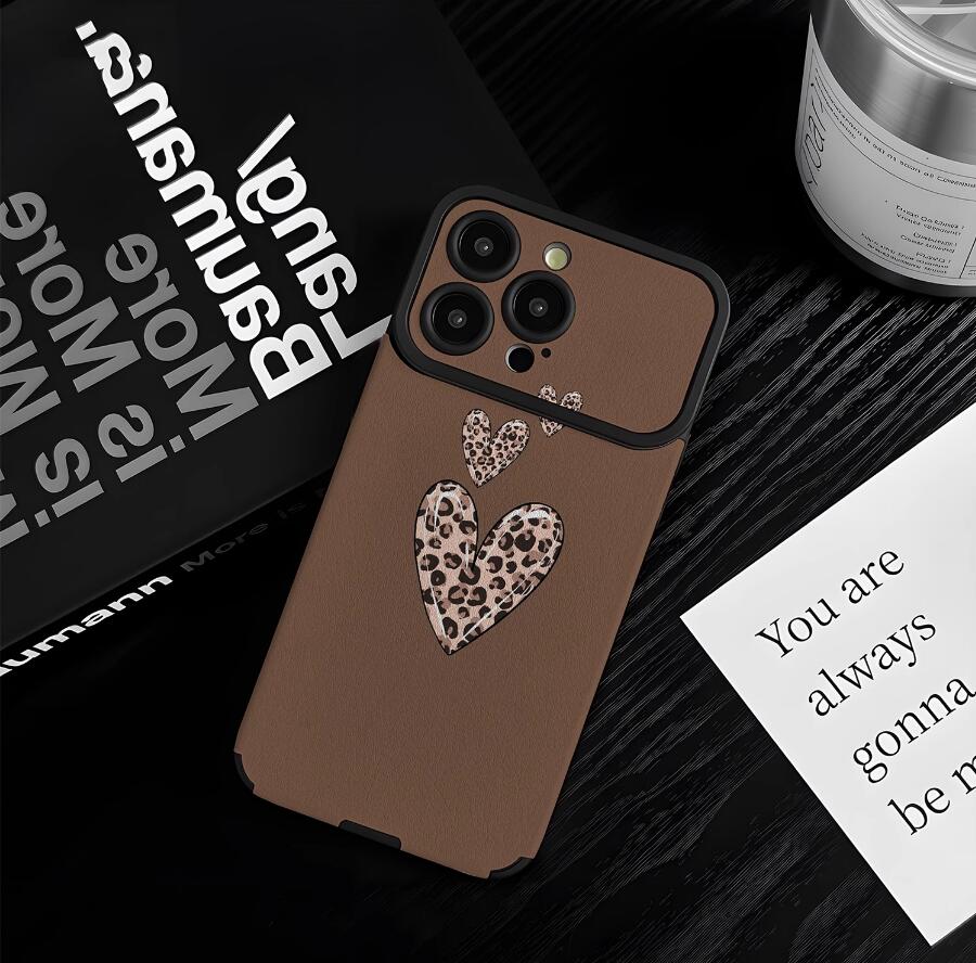 elegant-heart-leopard-pattern-iphone-17-pro-max-case-silicone_6
