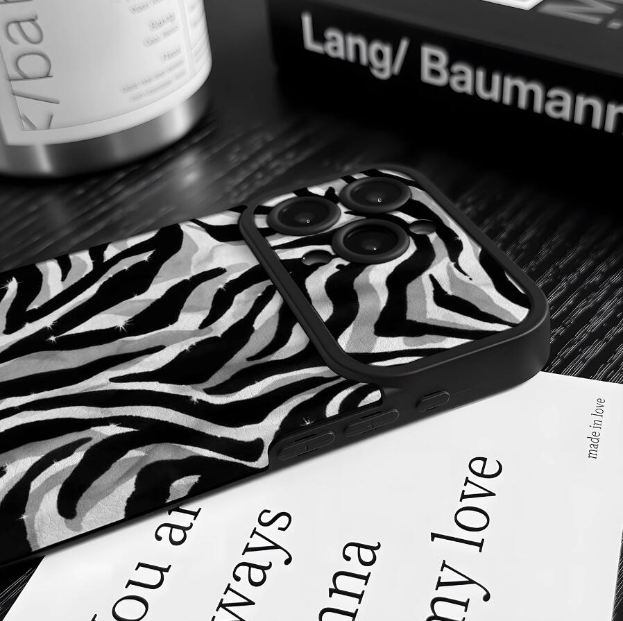 equus-grevyi-zebra-pattern-iphone-17-pro-max-case-trendy_7