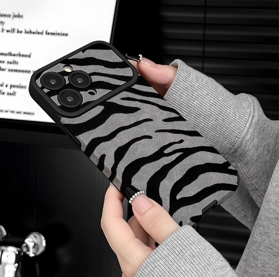 equus-quagga-zebra-pattern-iphone-17-pro-max-case-trendy_2