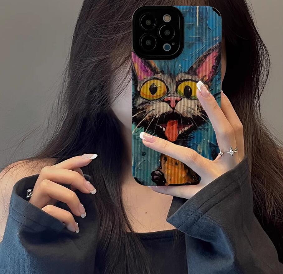 frightened-cat-rainbow-painting-iphone-16-pro-max-cover-lgbt_3