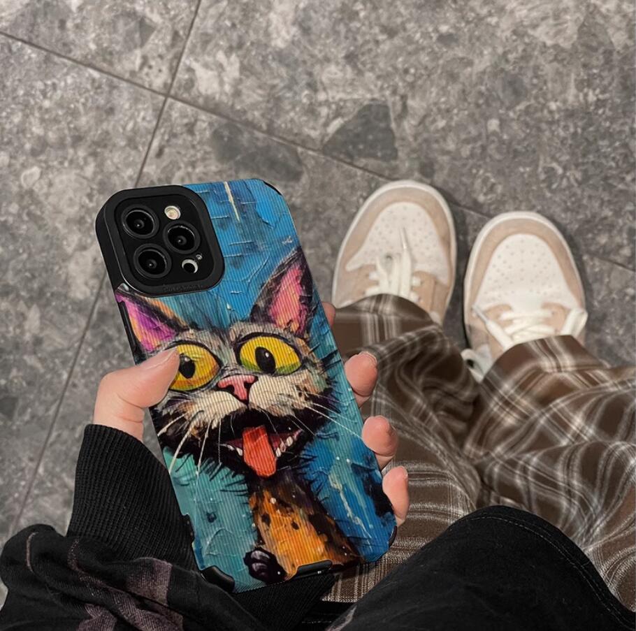 frightened-cat-rainbow-painting-iphone-16-pro-max-cover-lgbt_5