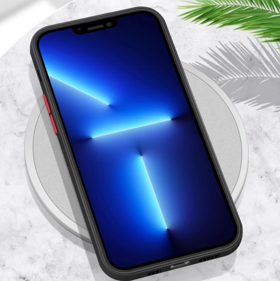 frosted-pc-silicone-smile-happy-lovers-iphone-16e-case-creative_9