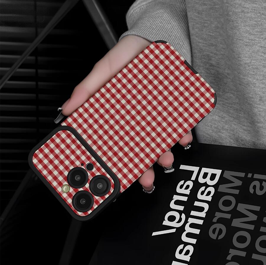 gingham-grid-red-painting-iphone-17-pro-max-case-silicone_3