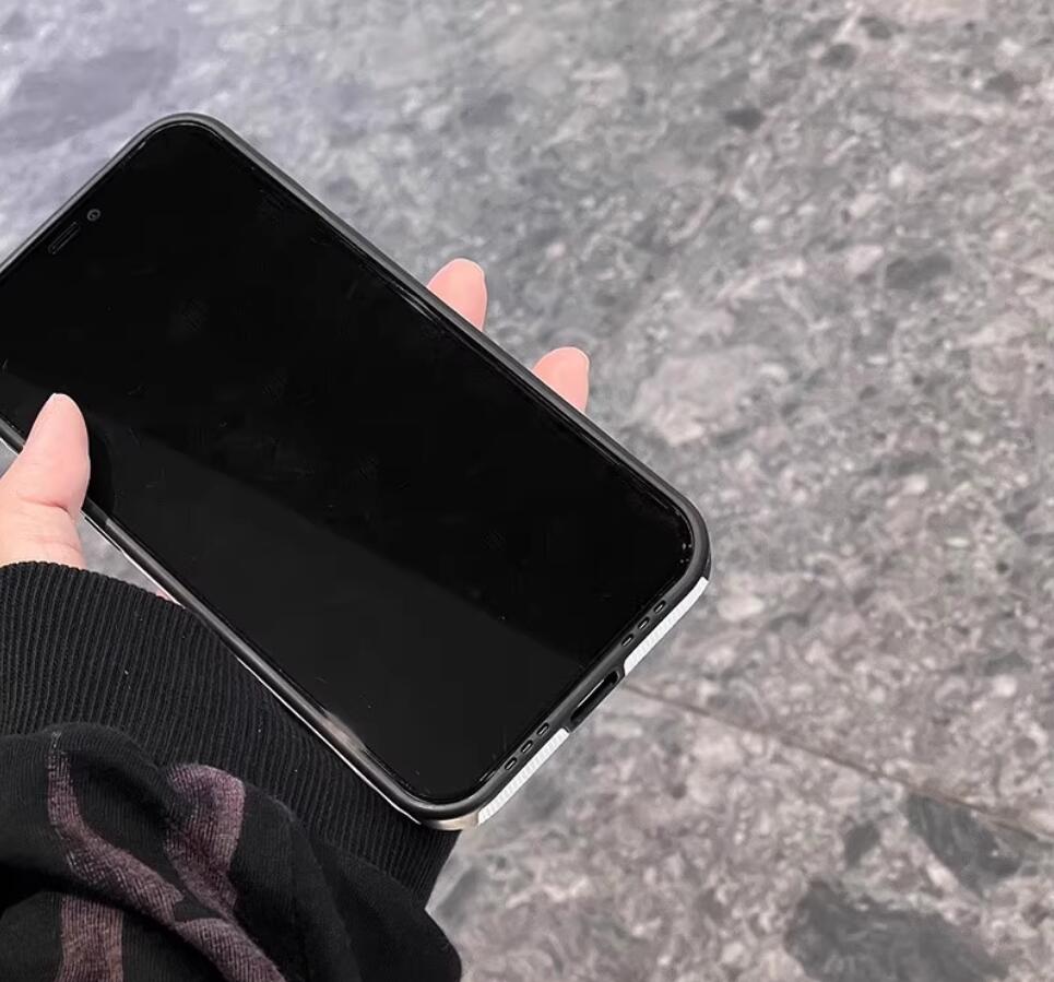 glitter-stripe-rainbow-painting-iphone-16-pro-max-cover-lgbt-flag_7