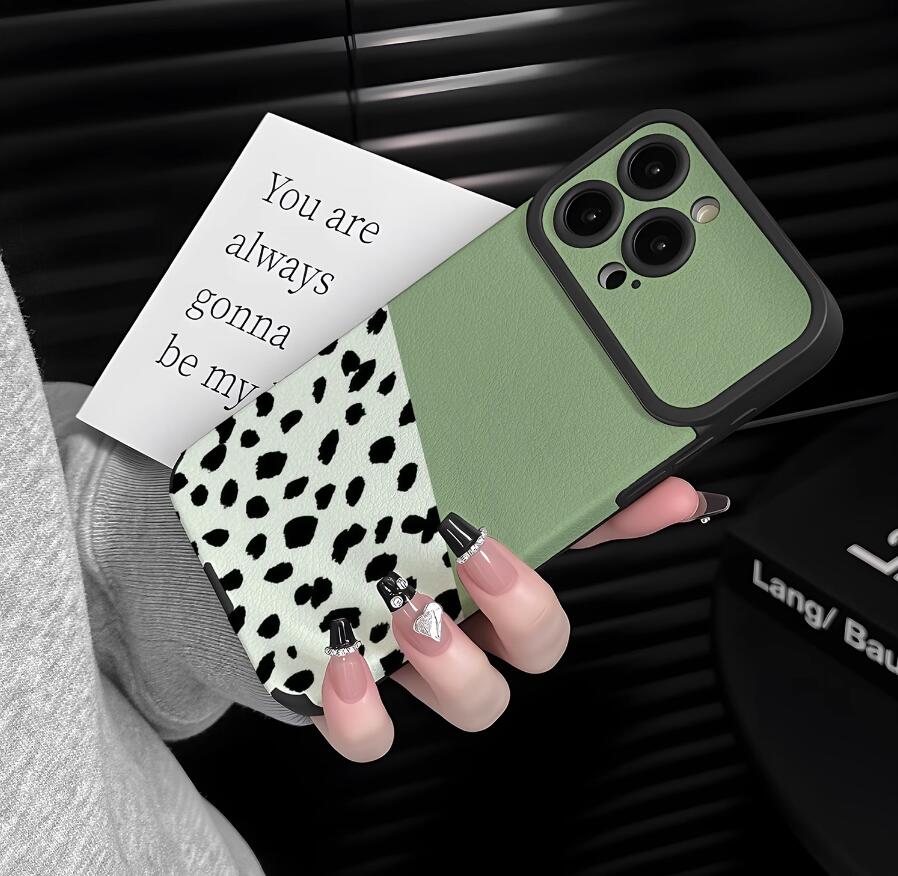 green-lepoard-patchwork-pattern-iphone-17-pro-max-case-trendy_1