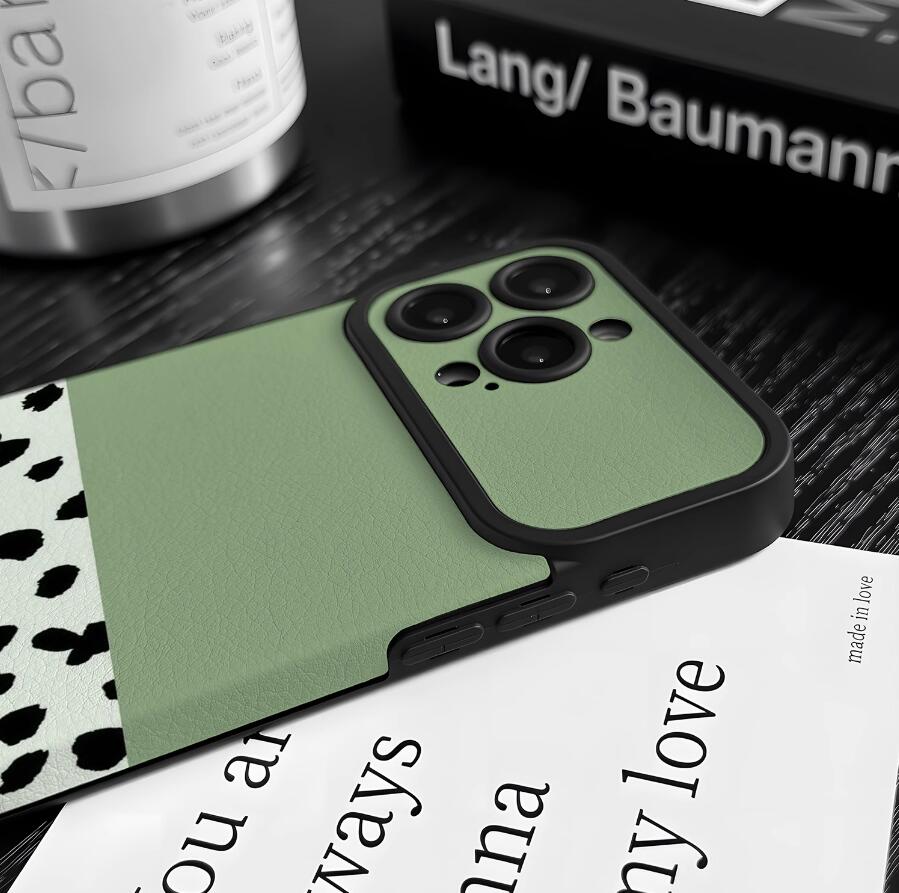 green-lepoard-patchwork-pattern-iphone-17-pro-max-case-trendy_7