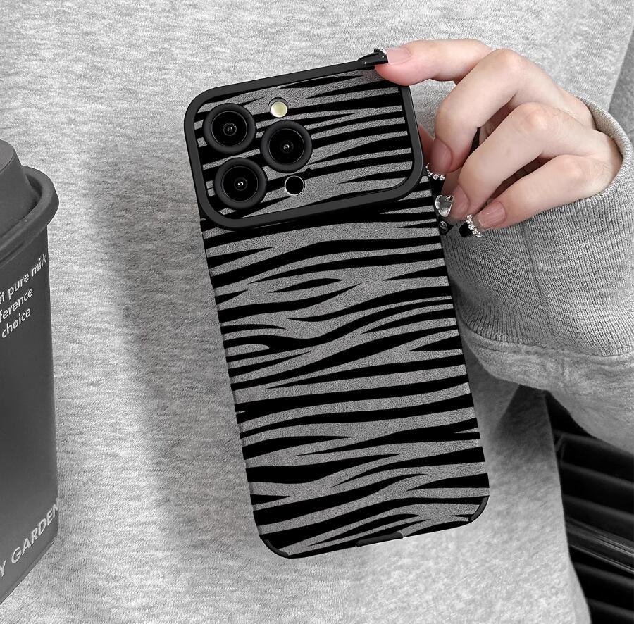 grevy-zebra-pattern-iphone-17-pro-max-cover-trendy_3