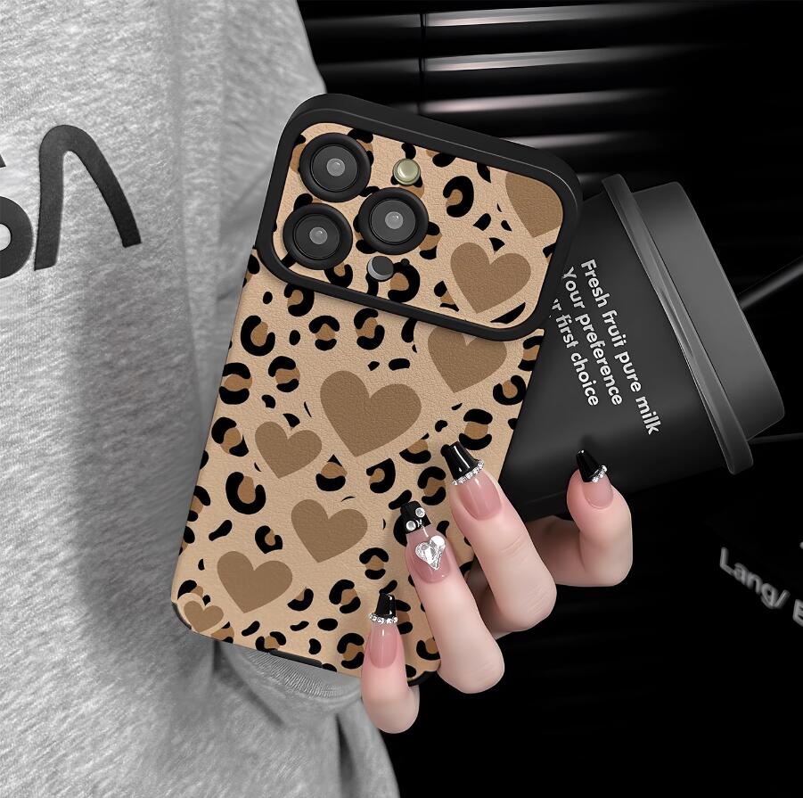 heart-lepoard-patchwork-pattern-iphone-17-pro-max-case-trendy_2