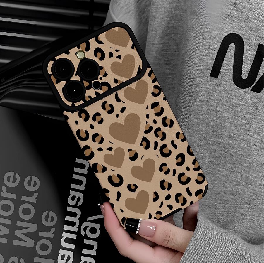 heart-lepoard-patchwork-pattern-iphone-17-pro-max-case-trendy_3