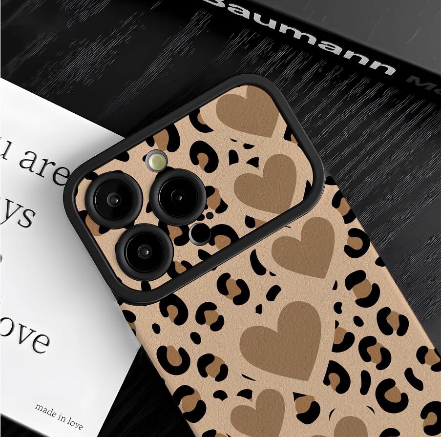 heart-lepoard-patchwork-pattern-iphone-17-pro-max-case-trendy_8