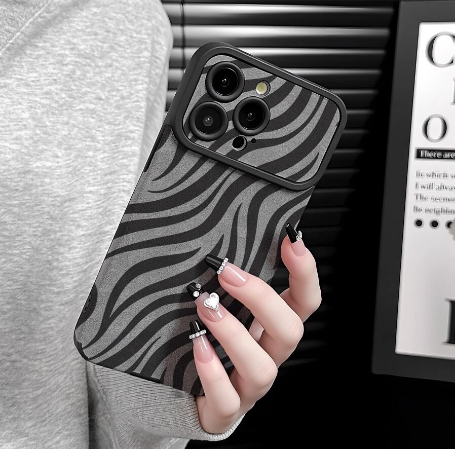 kap-berg-zebra-patchwork-pattern-iphone-17-pro-max-case-trendy_1
