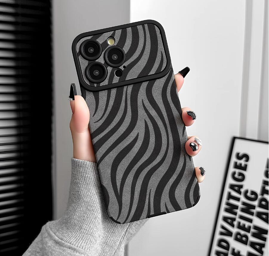 kap-berg-zebra-patchwork-pattern-iphone-17-pro-max-case-trendy_5