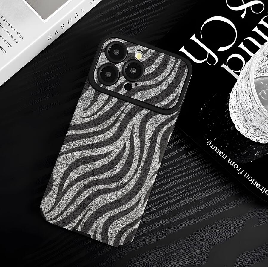 kap-berg-zebra-patchwork-pattern-iphone-17-pro-max-case-trendy_6