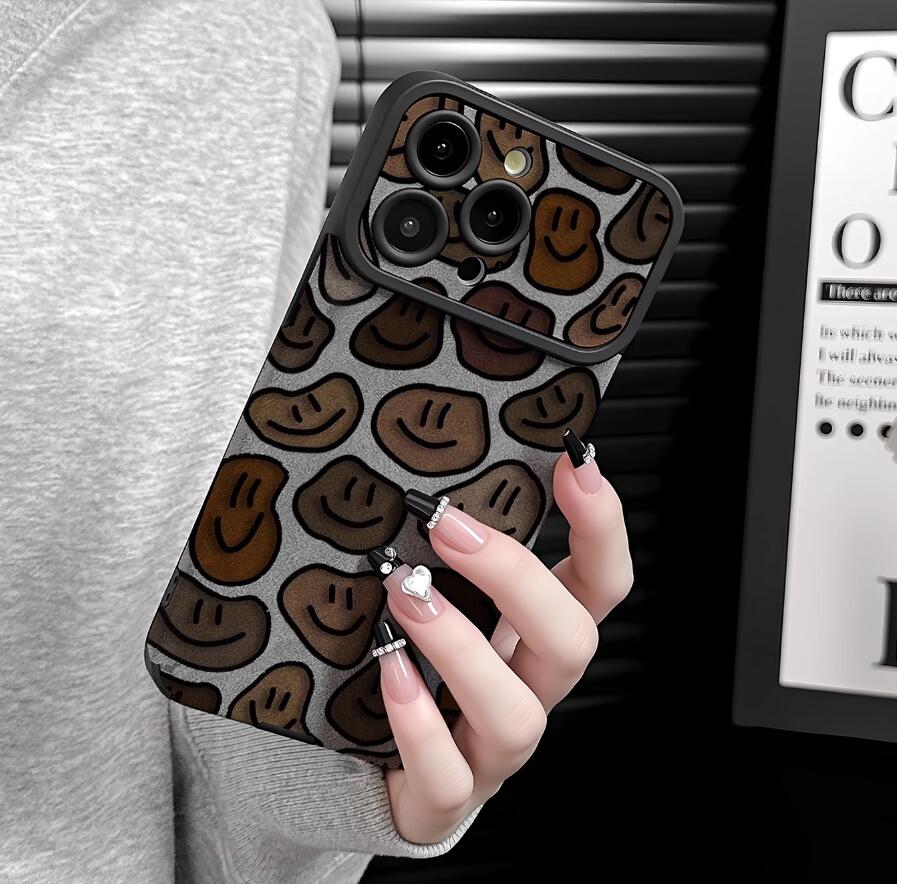 smiling-face-painting-iphone-17-pro-max-case-silicone-leather_1