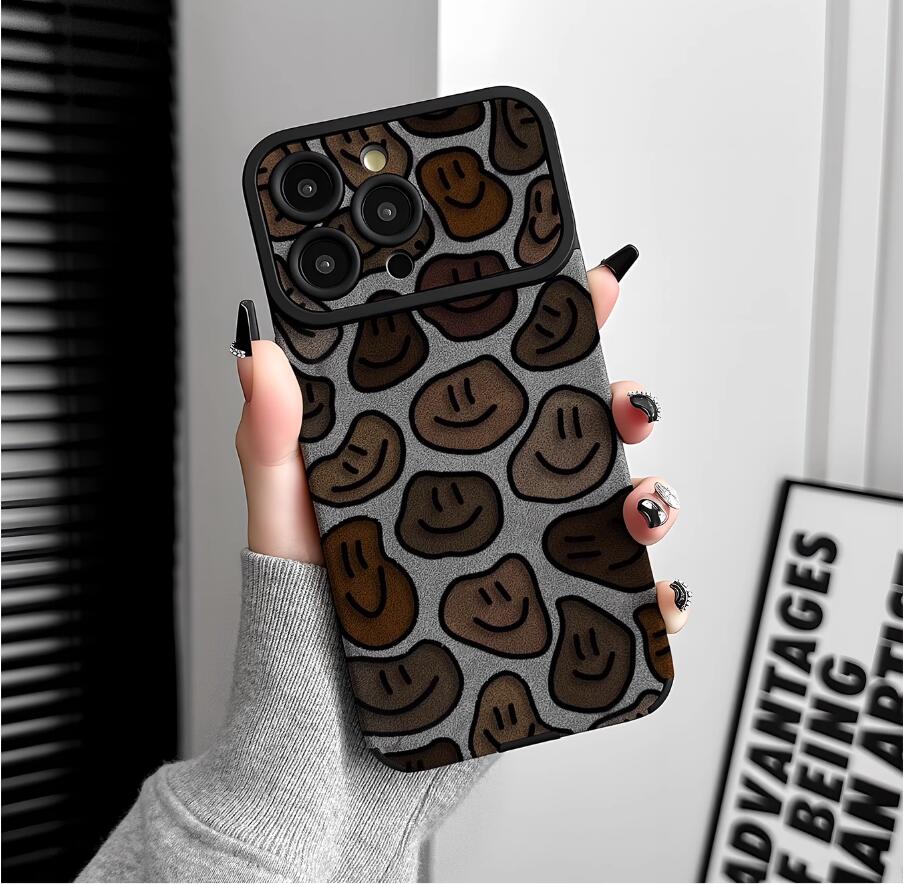 smiling-face-painting-iphone-17-pro-max-case-silicone-leather_5