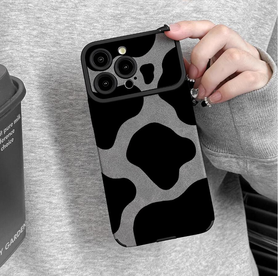tactful-dairy-cow-pattern-iphone-17-pro-max-case-trendy_3