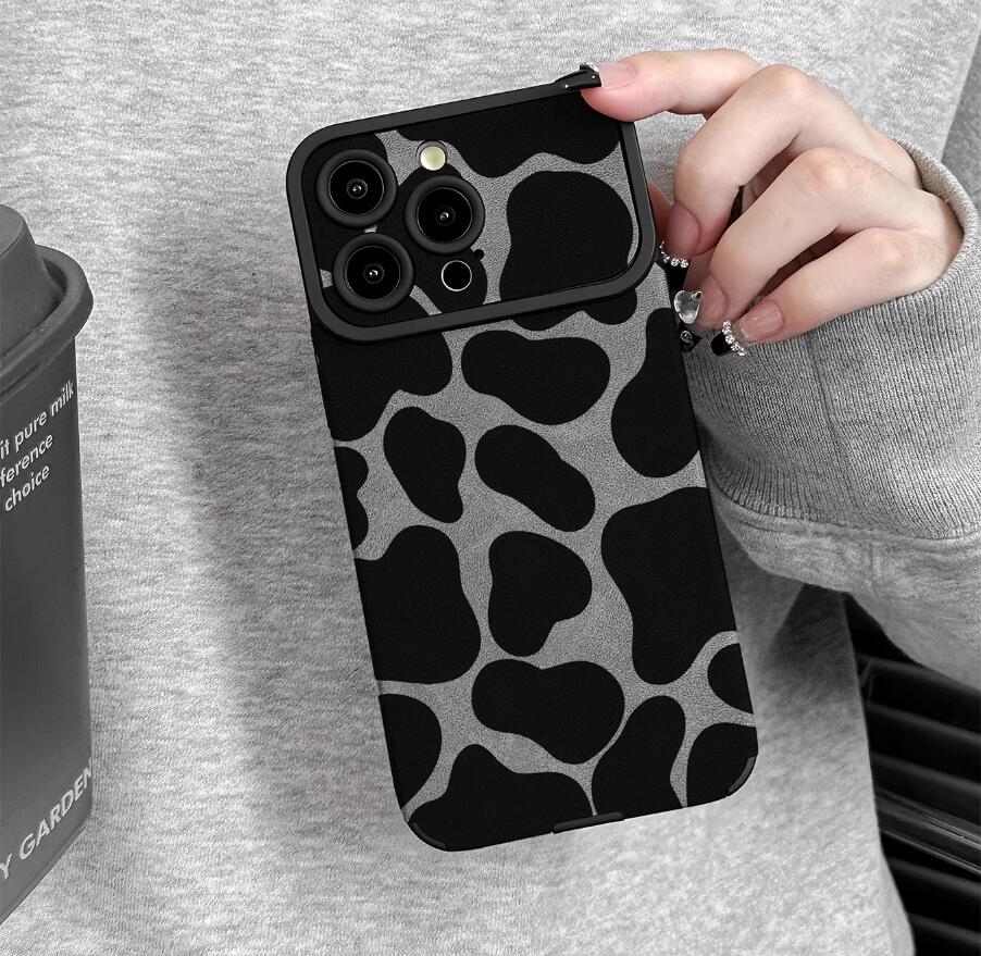 warm-dairy-cow-pattern-iphone-17-pro-max-case-trendy_3