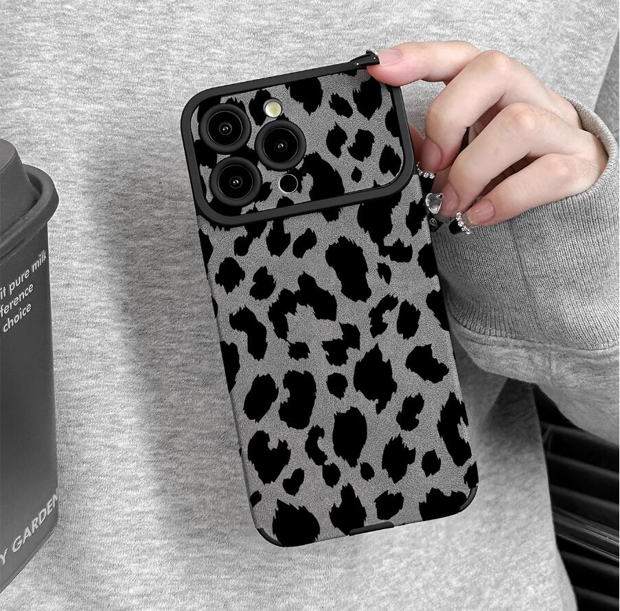 wildness-power-lepoard-pattern-iphone-17-pro-max-case-trendy_3