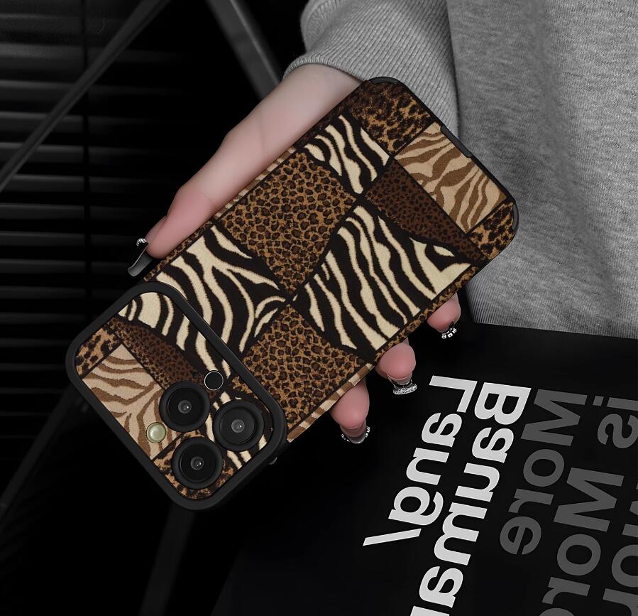 zebra-leopard-patchwork-pattern-iphone-17-pro-max-case-trendy_4