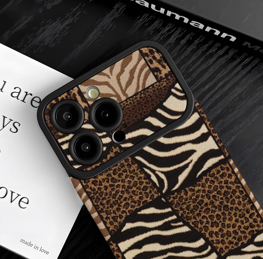 zebra-leopard-patchwork-pattern-iphone-17-pro-max-case-trendy_8