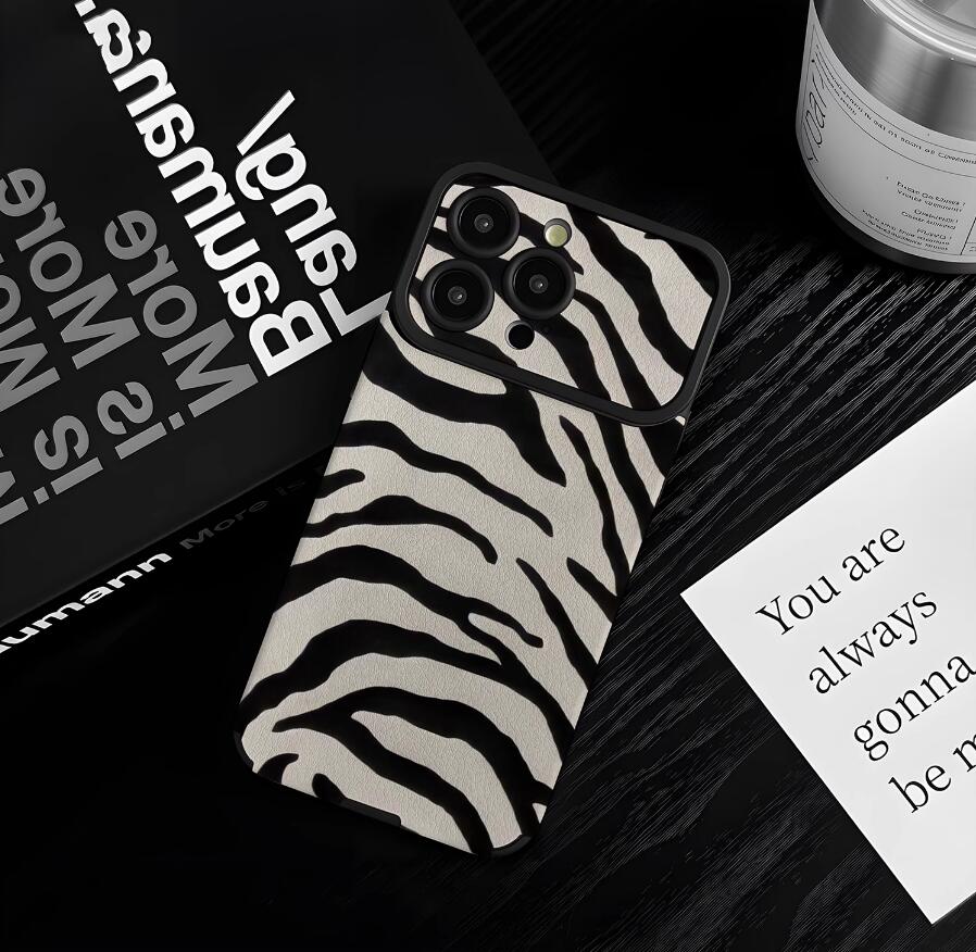 zebra-pattern-iphone-17-pro-max-case-silicone-leather_6